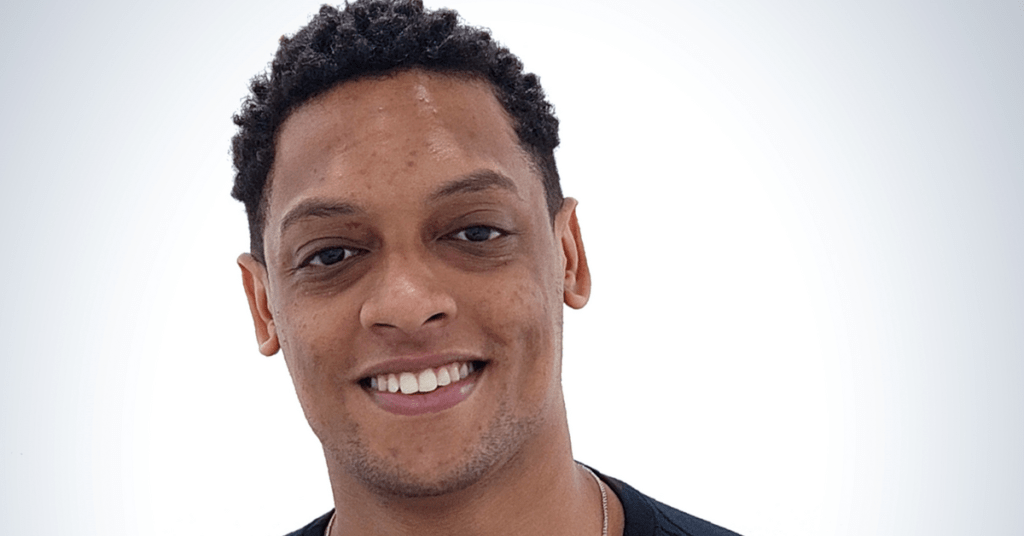 Revolucionando a Mídia Exterior (OOH) com IoT e Edge Computing