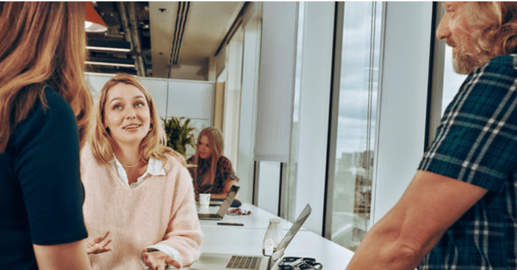 IBM lança plataforma de IA para consultores: IBM Consulting Advantage